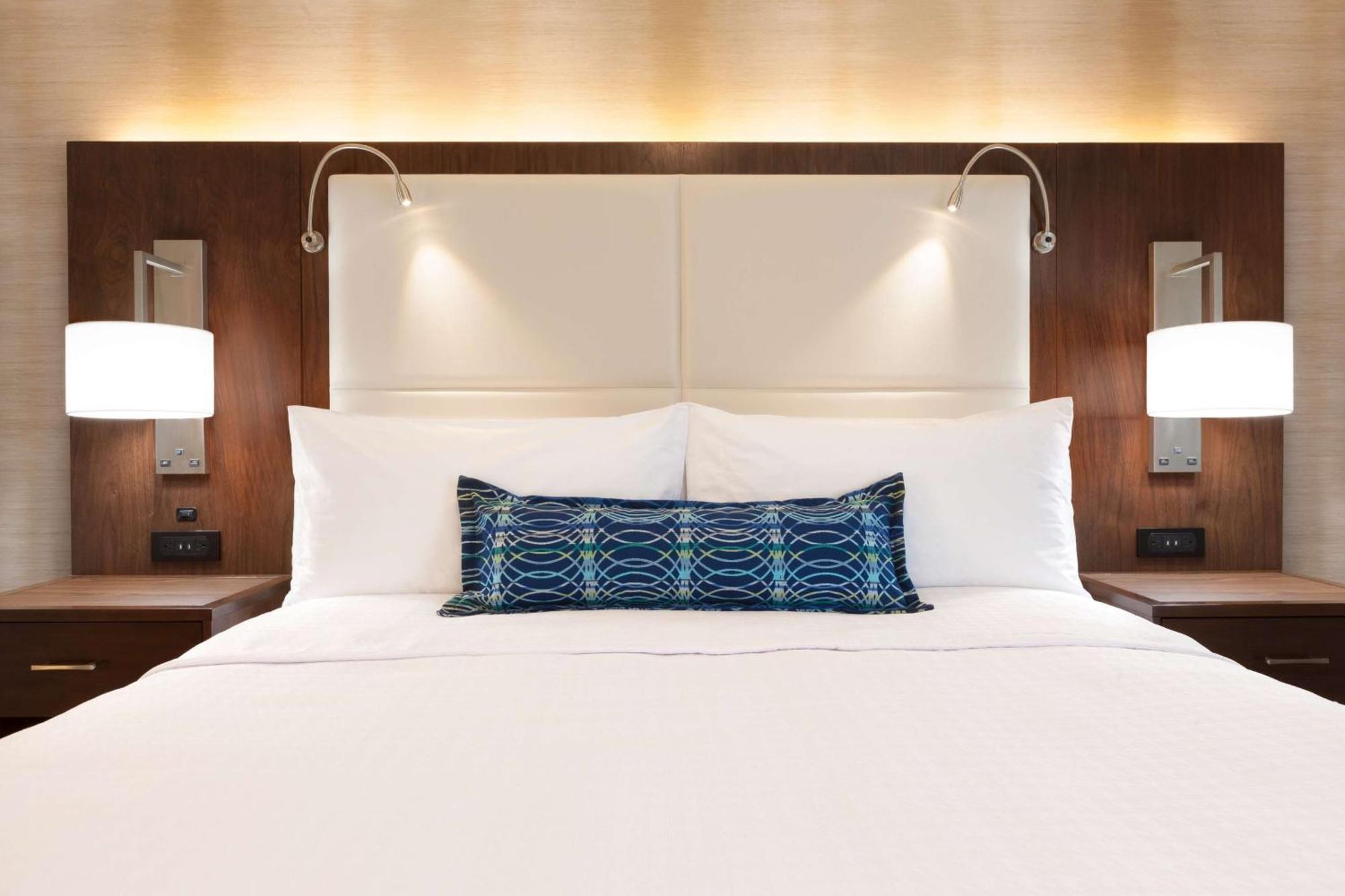 Hotel Homewood By Hilton Rosslyn Key Bridge 3*