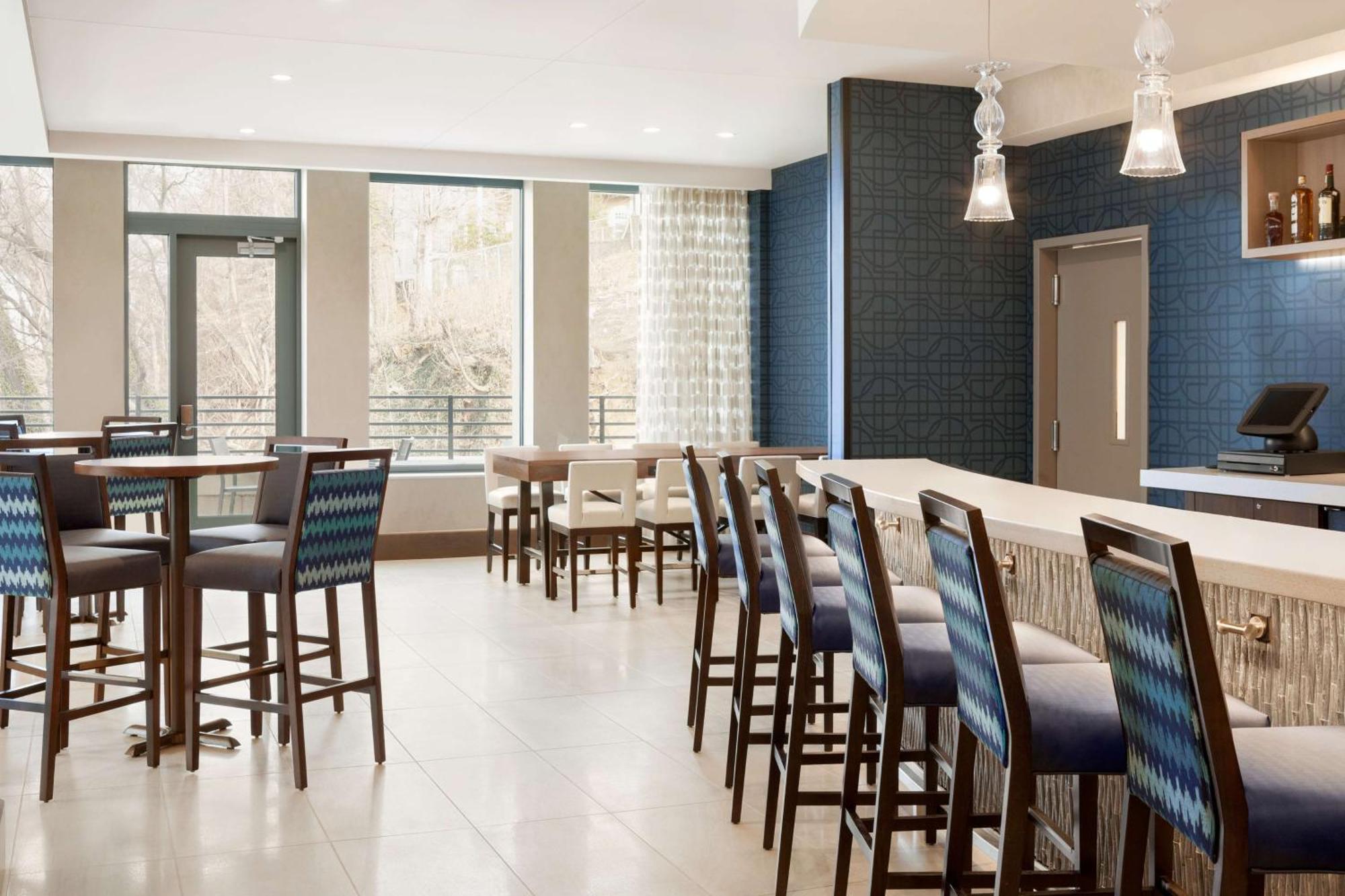 Homewood By Hilton Rosslyn Key Bridge Hotel